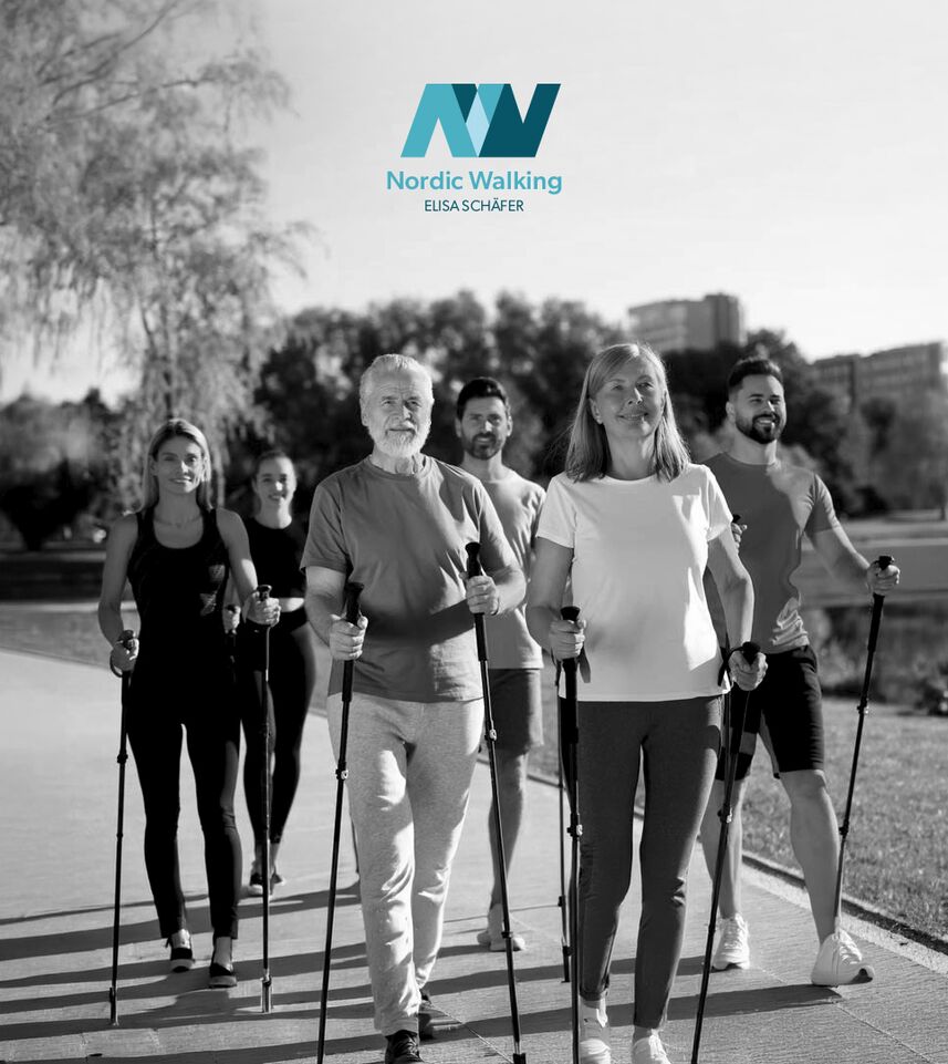Gruppe von 6 Personen beim Nordic Walking